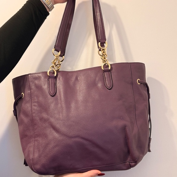 Coach Purple Pebbled Leather Tote Bag Gold Chain Straps - Picture 6 of 10